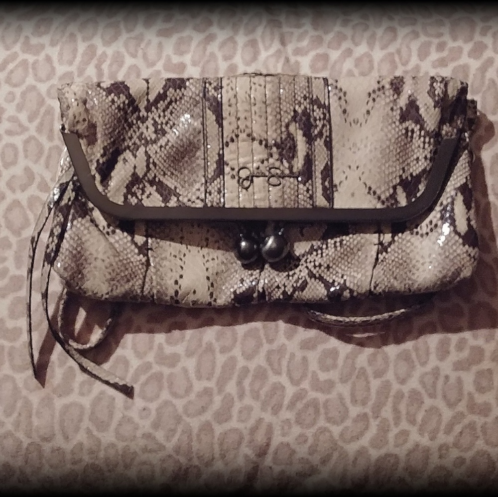 Jessica Simpson convertible clutch